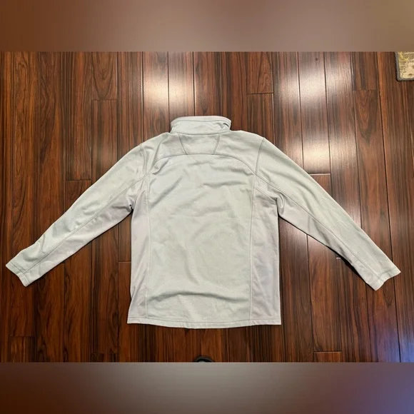 2 for 1 deal. Under Armor shorts and NorthFace Pullover - Picture 2 of 6